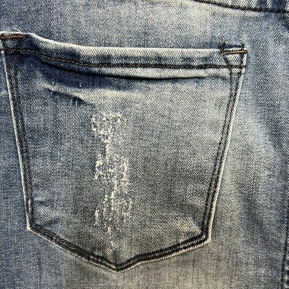 94. KanCan Distressed Jean Miniskirt Sz 5/26 frayed bottom - Picture 8 of 12